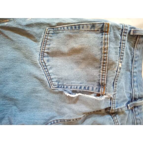 BassPro Men Jeans THRASHED Faded ripped size 32x32 Easy fit VTG - Picture 5 of 5